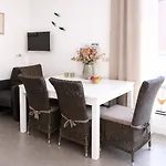 Logeren Bij Laura - A En C Tatil Evi *