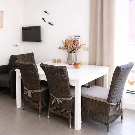 Logeren Bij Laura - A En C Holiday home *